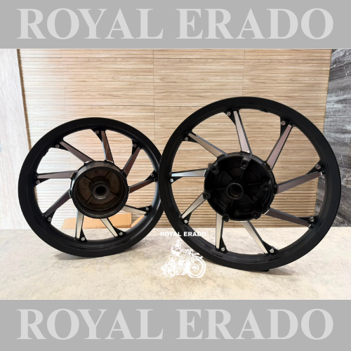 Bajaj Avenger blade design 9-spoke alloy wheel