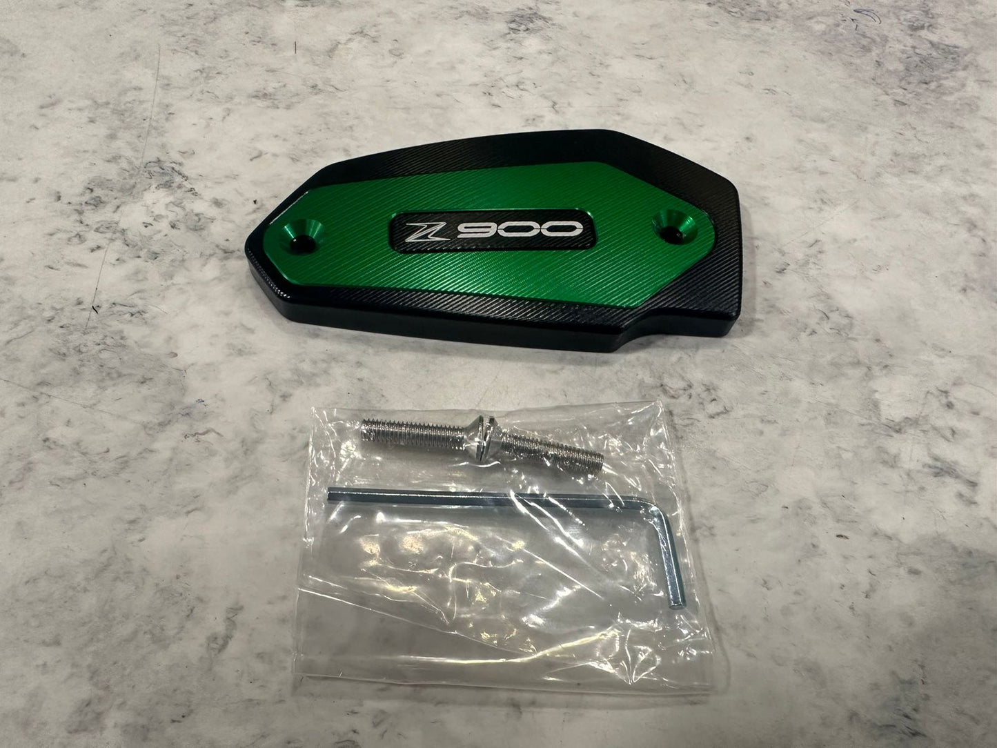 CNC Front  Brake Fluid Cylinder Master Reservoir Cover Cap With Z Logo For Kawasaki Z900 (Green)