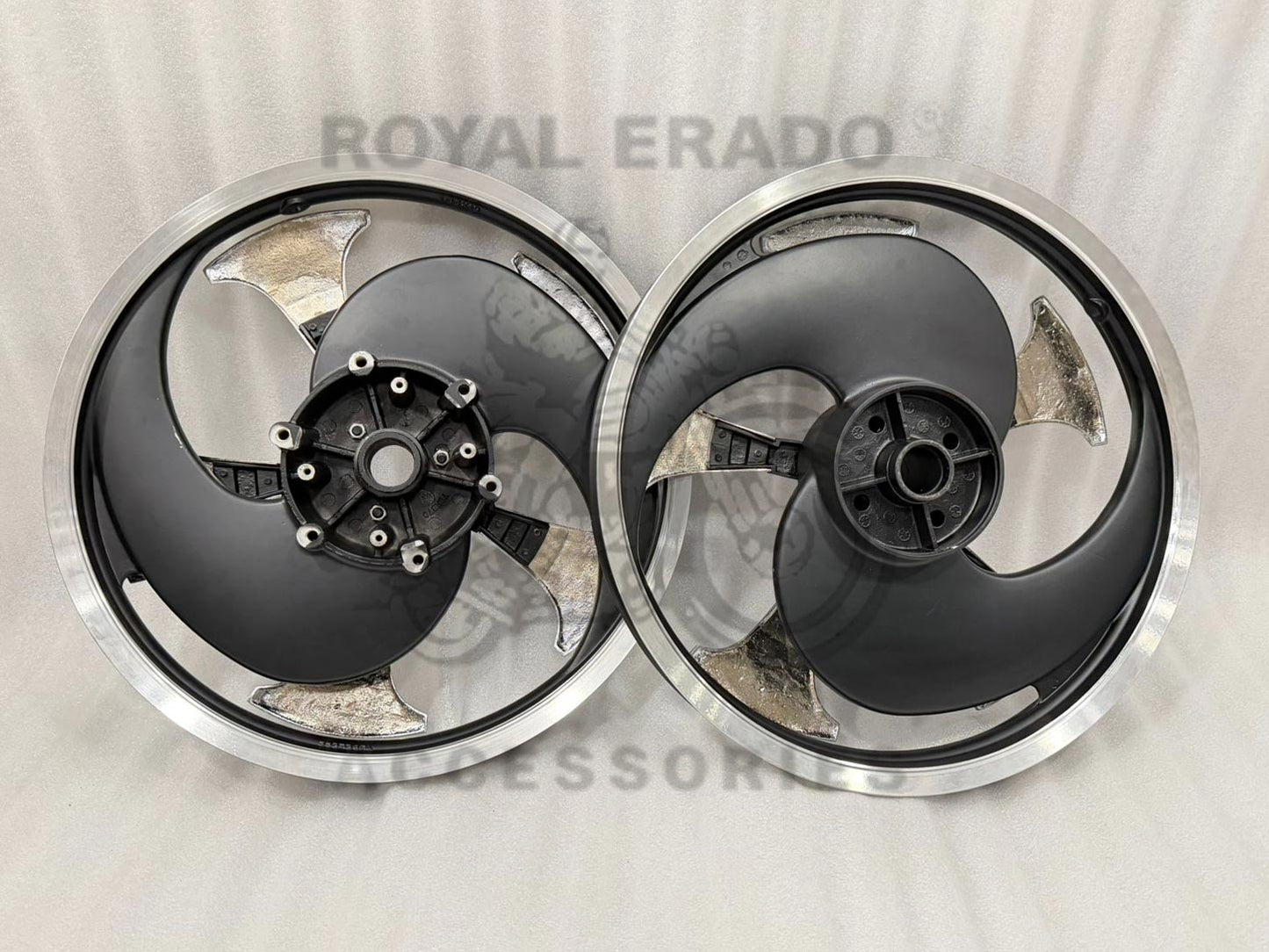 Royal Erado Motion Spinner Alloy Wheel – Rotates While Riding For Royal Enfield Classic Electra, Standard, Thunderbird Can Be Fitted To Alloy Or Spoke Rim