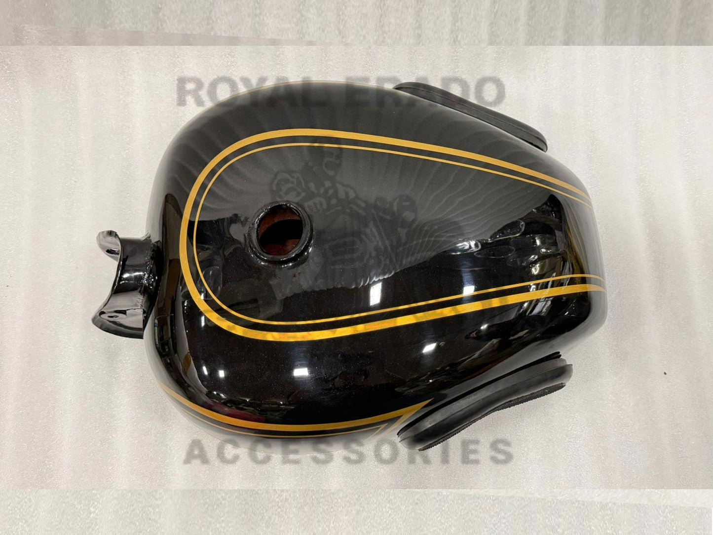 18 To 20 Liters Black Tank With Knee Pad & Golden Pinstriped Painted Lining For Royal Enfield Vintage G2 1962 Old Model Bullet 350 Classic Electra Standard Before 2013 Model