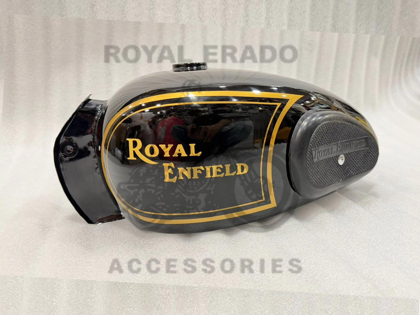 18 To 20 Liters Black Tank With Knee Pad & Golden Pinstriped Painted Lining For Royal Enfield Vintage G2 1962 Old Model Bullet 350 Classic Electra Standard Before 2013 Model
