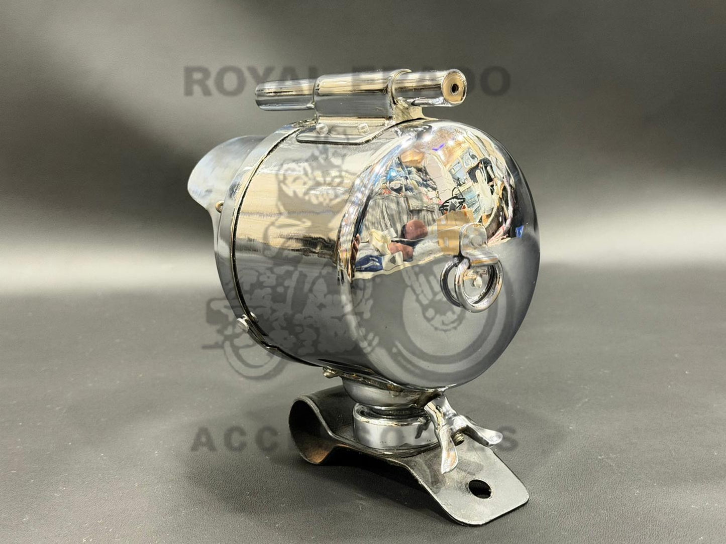 Chrome Fog Light With 'Lucas' Written For Retro Look For Royal Enfield Vintage G2 1962 Old Model Bullet 350 Classic Electra Standard Reborn Classic Battalion Standard Classic 650 Standard 650 Goan Classic, Meteor 350 Super Meteor 650