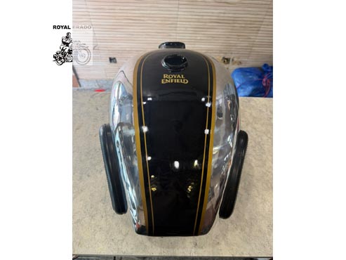 Royal Enfield Vintage Machismo Style 14 Gauge Chrome Aluminium Fuel Tank – Non-rusting, Black & Chrome With Gold Pinstripes & Knee Pads – For Classic, Electra, Standard, Vintage G2