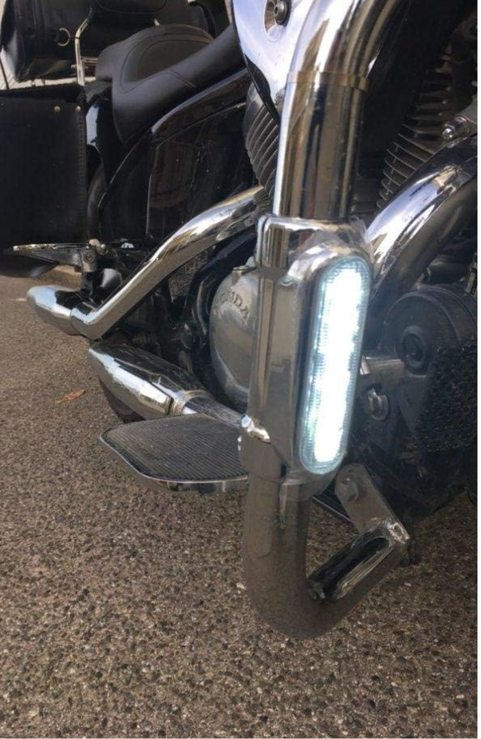 Leg Guard/Crash Guard Turn Signal Indicator Light Universal For Harley-davidson Royal Enfield Super Meteor 650 ( Compatible With Rear Leg Guard Also )
