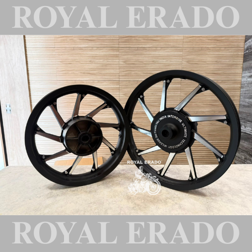 Bajaj Avenger blade design 9-spoke alloy wheel