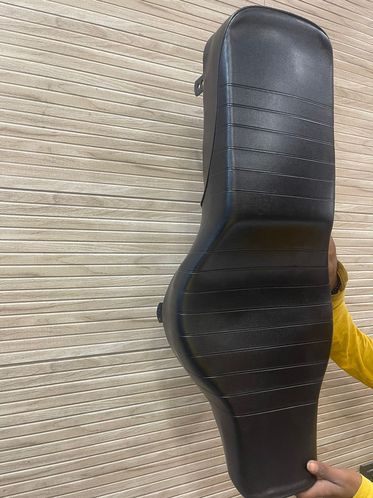 THIN SEAT FOR ROYAL ENFIELD CLASSIC / ELECTRA / STANDARD \ REBORN \ BATALLION