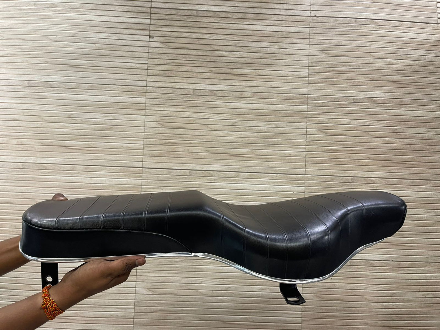 THIN SEAT FOR ROYAL ENFIELD CLASSIC / ELECTRA / STANDARD \ REBORN \ BATALLION