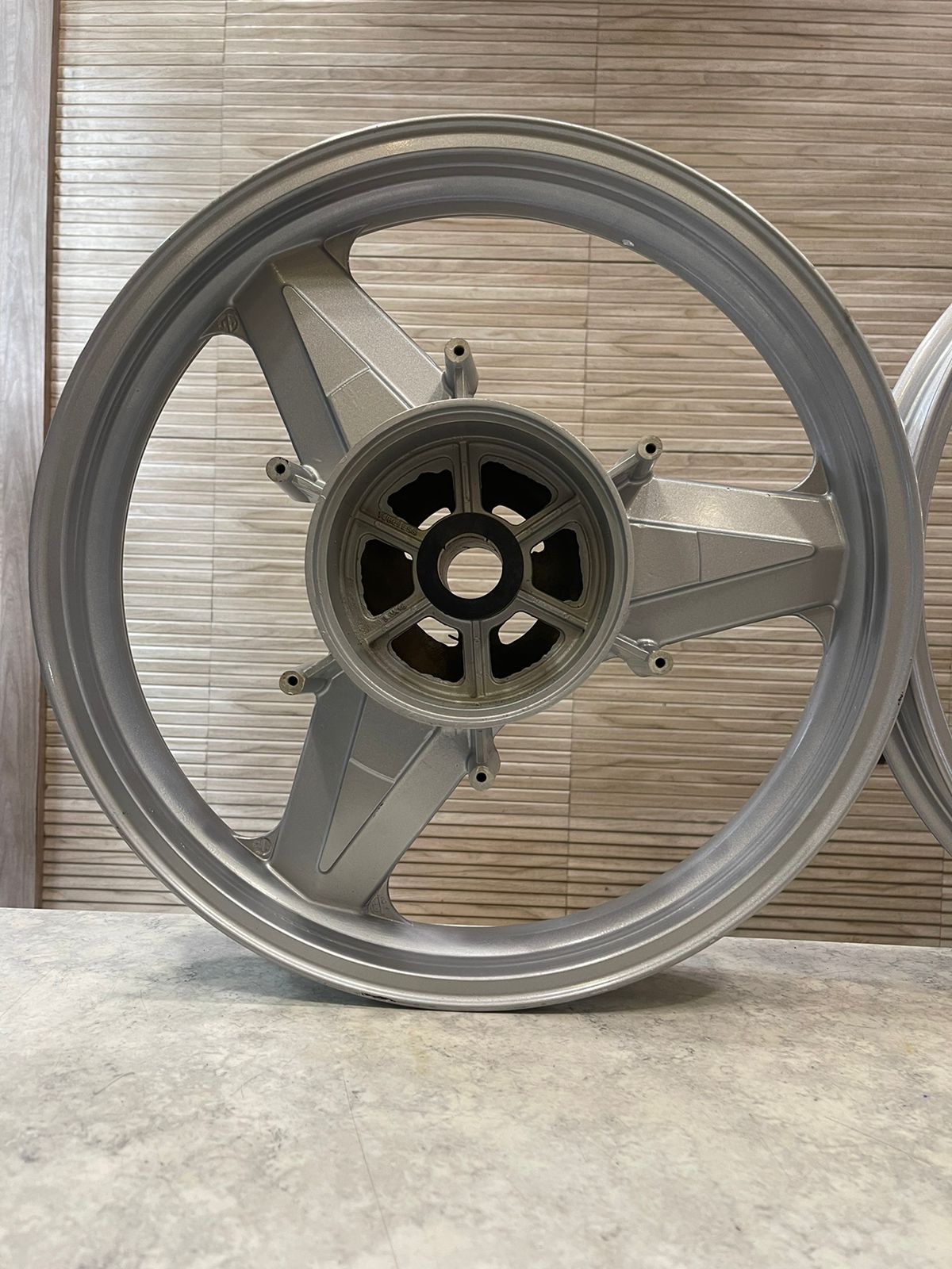 PAJERO DIAMOND MERCEDES SILVER ALLOY FOR ROYAL ENFIELD REBORN CLASSIC SINGLE DISC & STANDARD BATTALION AFTER 2023 MODEL SINGLE DISC.(FRONT19" DISC AND REAR 18" DRUM)