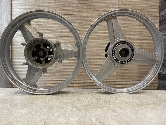PAJERO DIAMOND MERCEDES SILVER ALLOY FOR ROYAL ENFIELD REBORN CLASSIC DOUBLE DISC & STANDARD BATTALION AFTER 2023 MODEL SINGLE DISC.(FRONT19" DISC AND REAR 18" DISC)