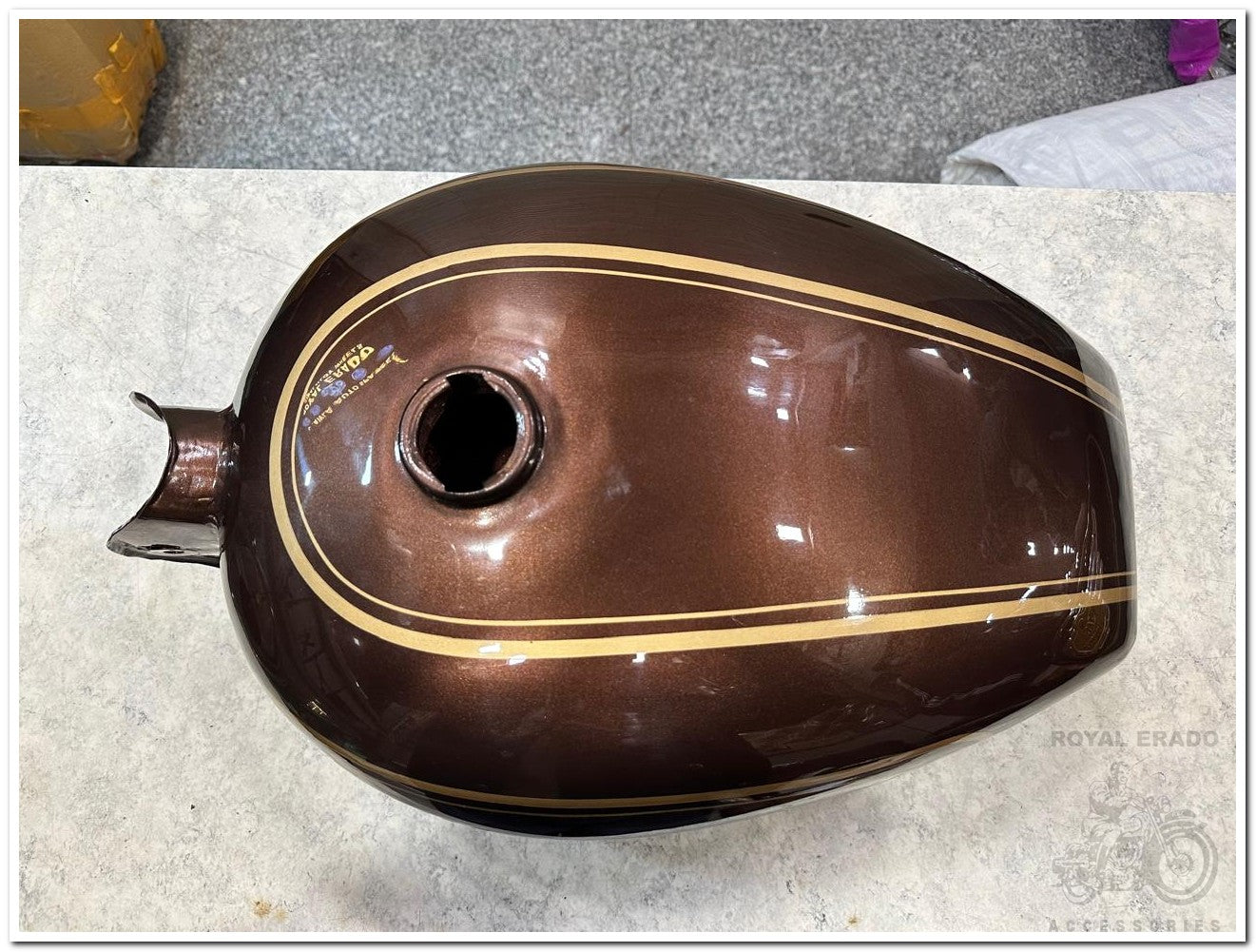 Royal enfield classic electra standard vintage g2 1962 old model bullet kabir singh style tank in bronze and brown colour