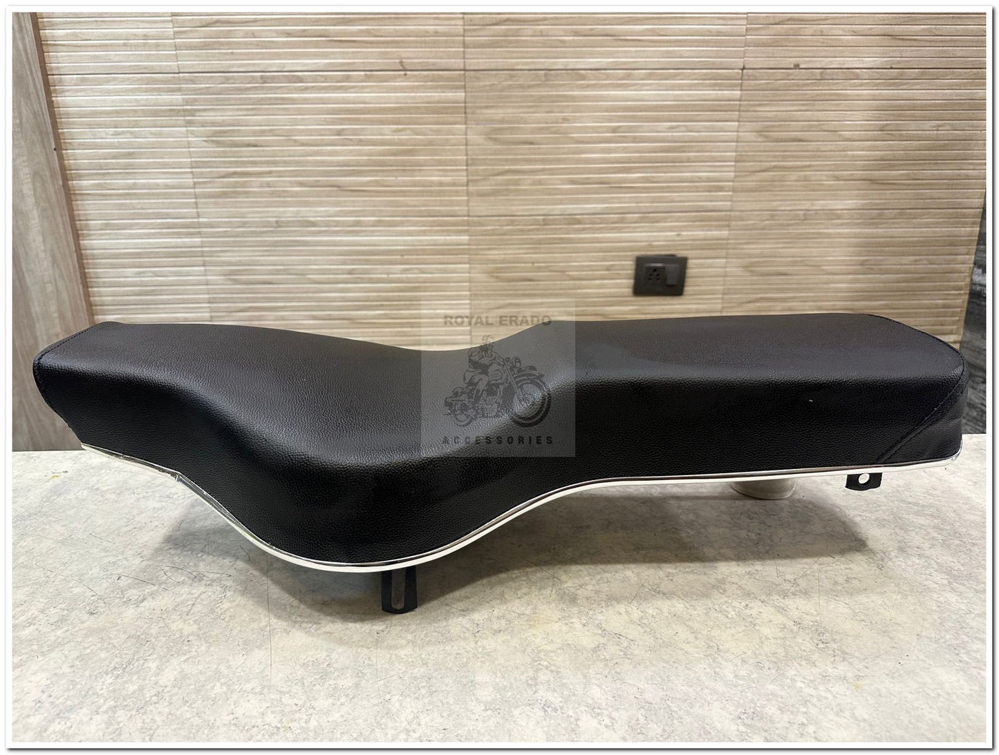 Royal enfield  standard battalion reborn classic seat in black