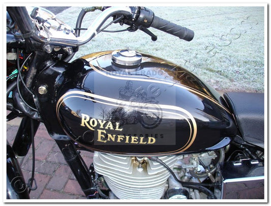 Royal Enfield vintage G2 1962 old model bullet 350 cast iron engine CI engine. Standard black tank with hand-painted lining.