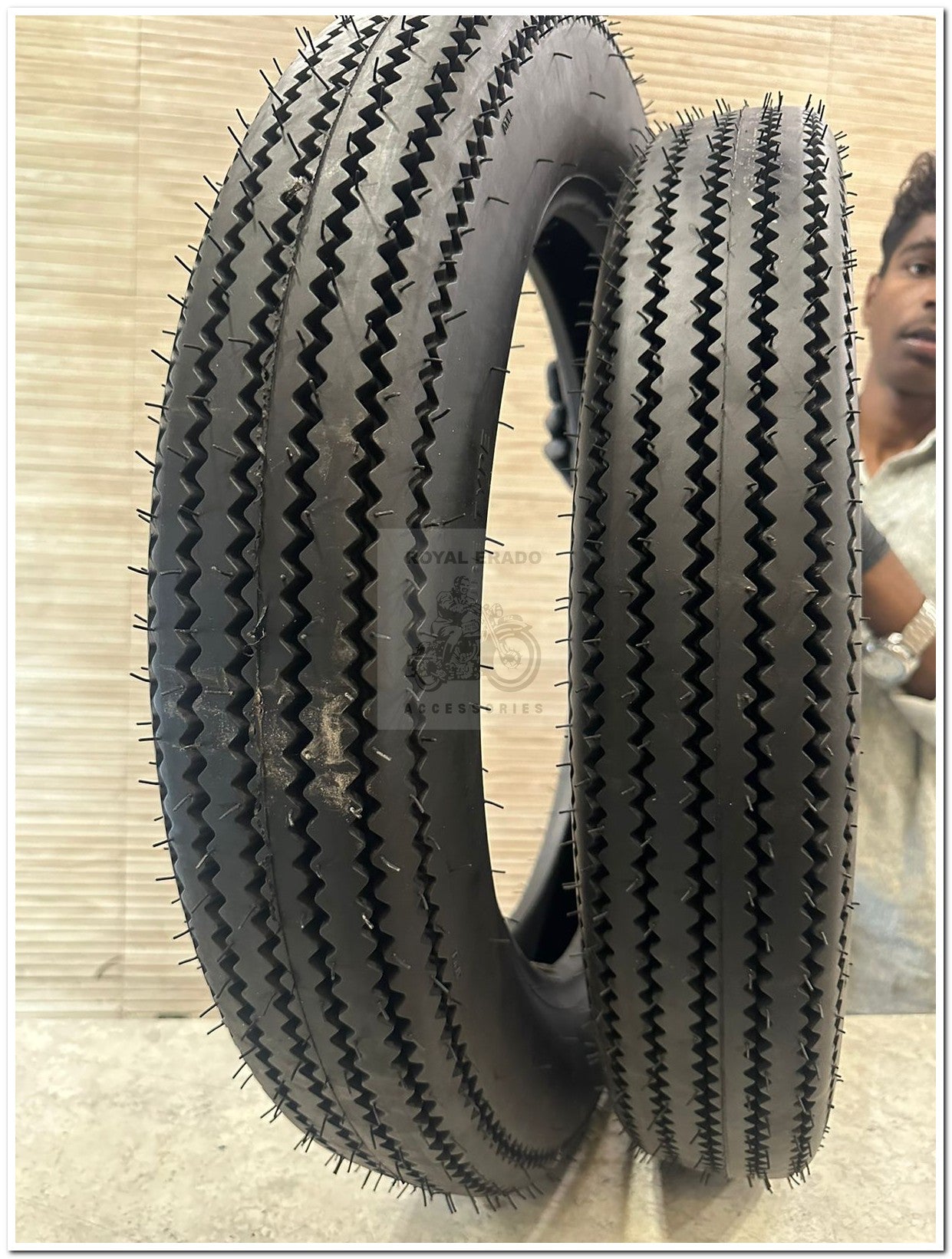 Royal Enfield Classic (BS3, BS4)&nbsp; Electra Standard Thunderbird Reborn Battalion vintage g2 1962 old model bullet 350 balloon tyre front 19” and rear 18” for bobber Harley Davidson look.