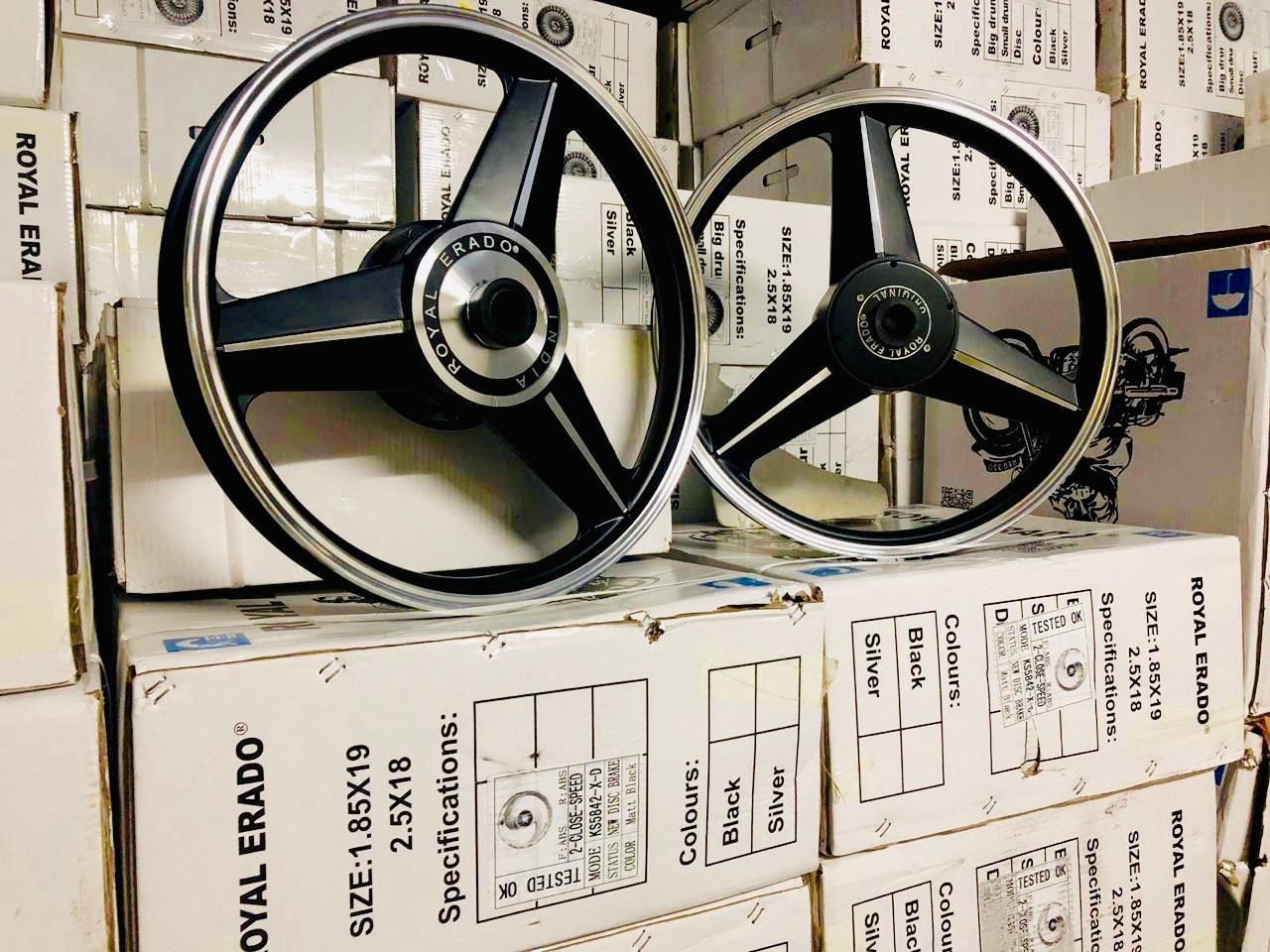 ROYAL ERADO Diamond black Alloy Wheel Set rear small drum brake | For Splendor old with small drum rear / SPLENDOR PLUS / splendor pro / super splendor / hf deluxe / hero Honda old model splendor ( front 18” drum and rear 18” small drum )