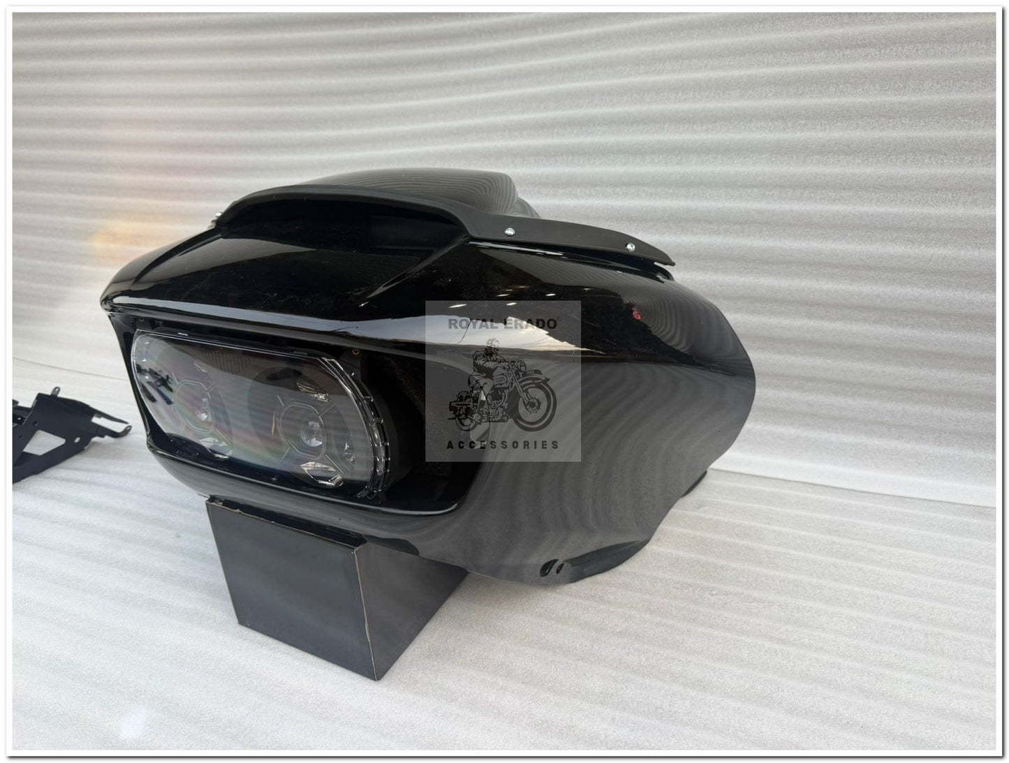 Harley glide windshield batwing for to Harley’s Davidson glide fat boy  and super meteor 650  Jawa perak and meteor 350
