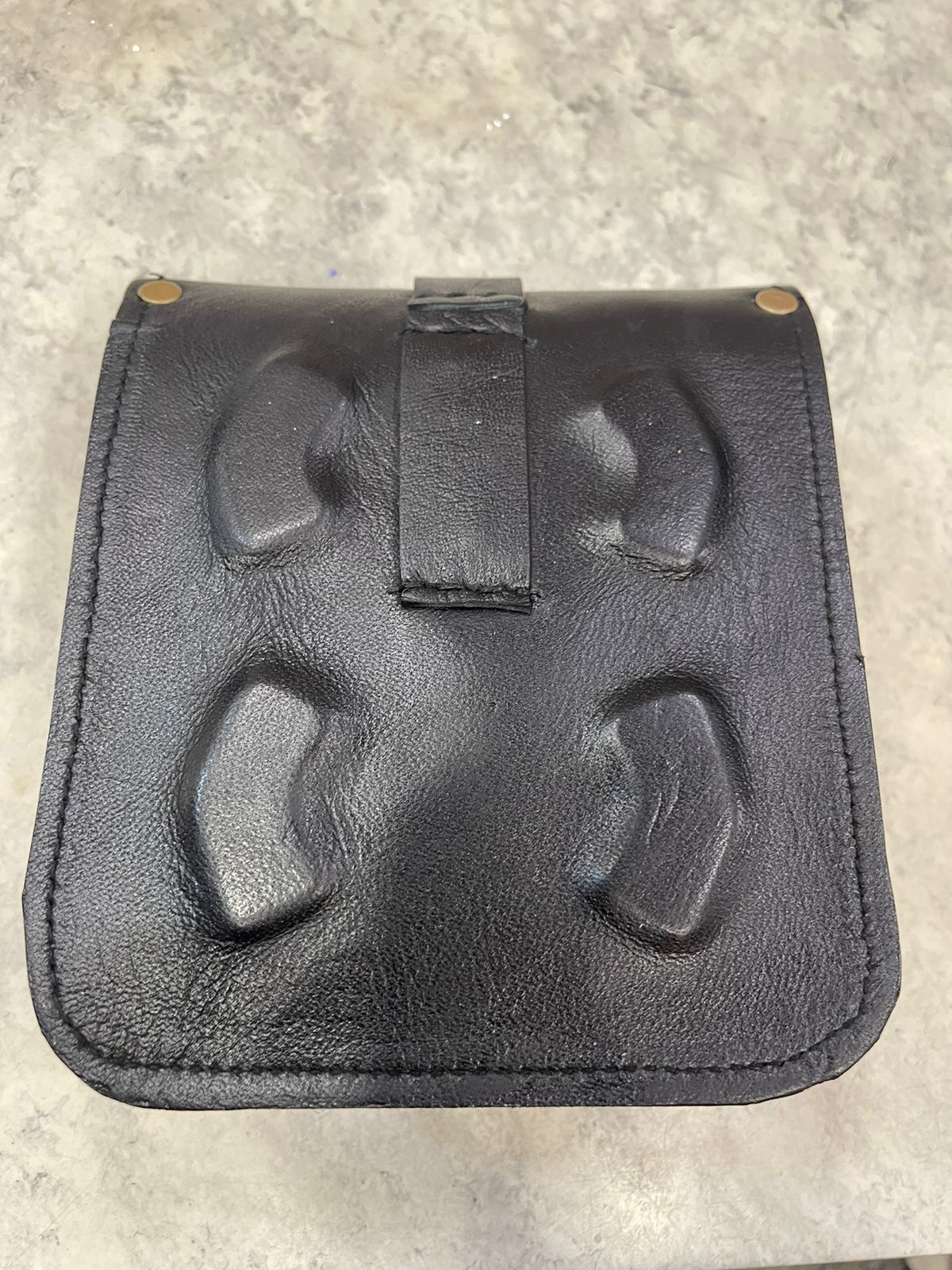 Universal Tank bag in black leather with magnet for Royal Enfield reborn classic electra standard meteor supper meteor hunter jawa perak jawa  bobber