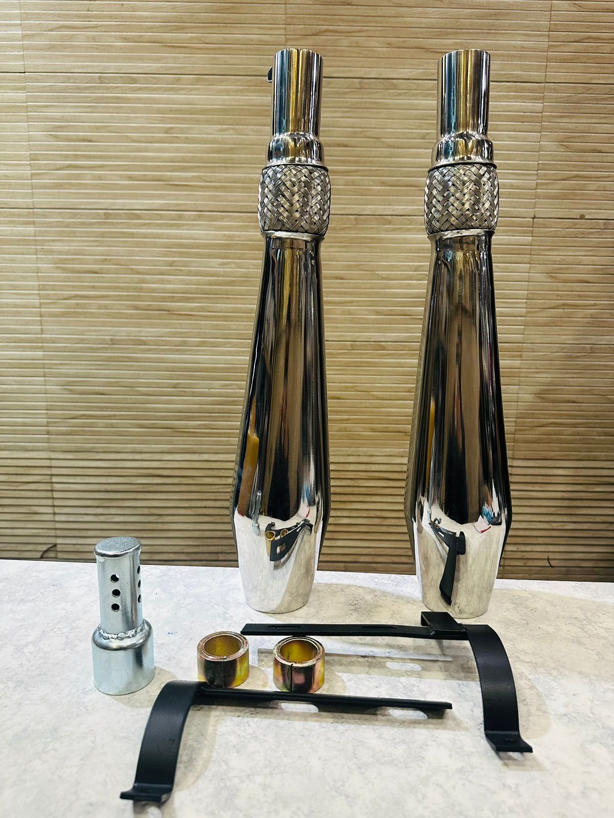 megaphone exhaust with base sound  and db killer to increase or decrease the sound  stainless steel chrome exhaust for jawa perak , bobber ,  42