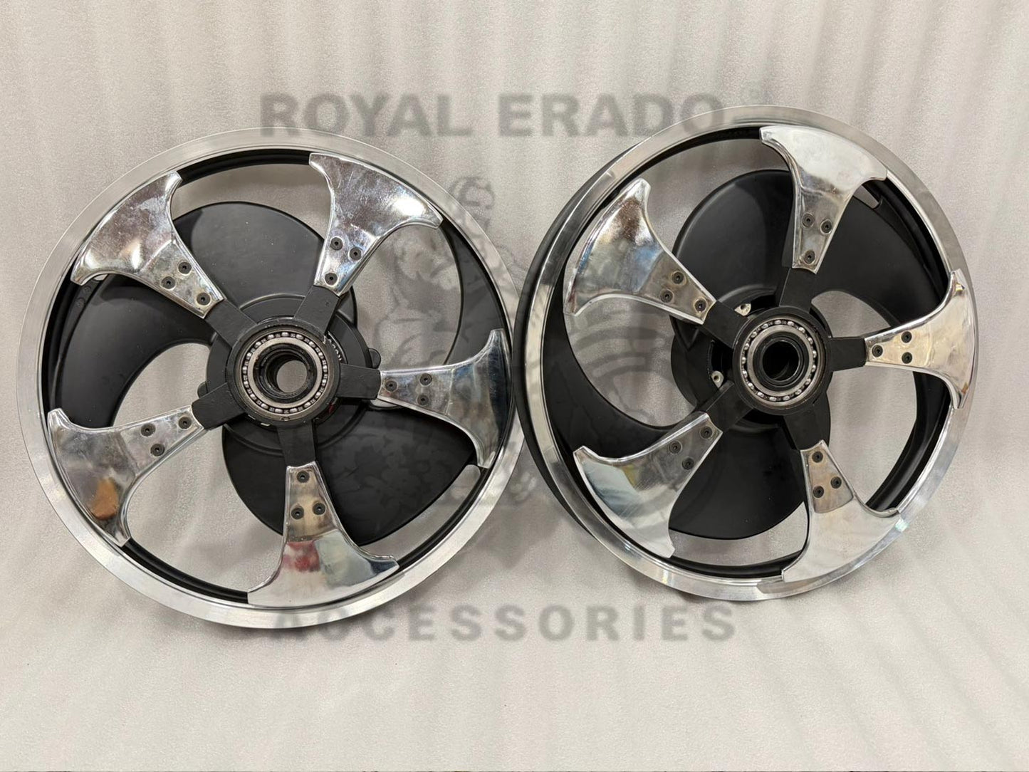 Royal Erado Motion Spinner Alloy Wheel – Rotates While Riding For Royal Enfield Classic Electra, Standard, Thunderbird Can Be Fitted To Alloy Or Spoke Rim