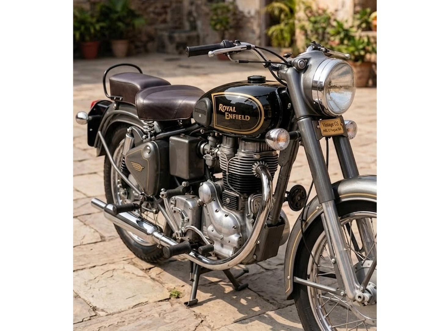 18 To 20 Liters Black Tank With Knee Pad & Golden Pinstriped Painted Lining For Royal Enfield Vintage G2 1962 Old Model Bullet 350 Classic Electra Standard Before 2013 Model