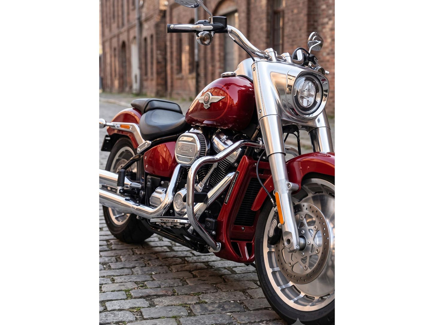 Super Meteor 650 Crash Guard In Chrome Can Attach To The Lower Fairing Of A Harley-davidson-style